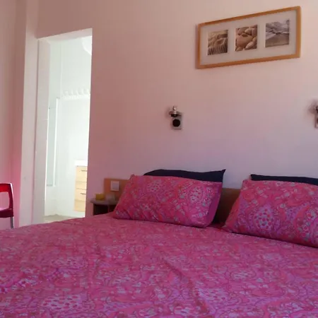 Villa Casa-vale-vinagre-8p-with-pool-in-a-beautifull-natural-setting *