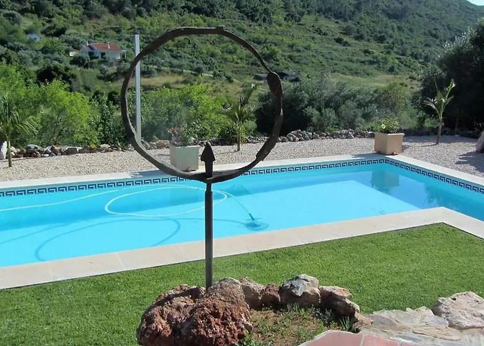Casa-vale-vinagre-8p-with-pool-in-a-beautifull-natural-setting Villa *