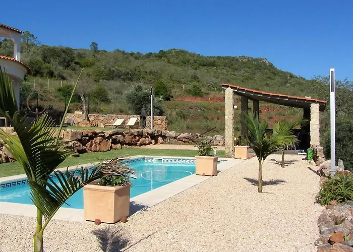 Casa-vale-vinagre-8p-with-pool-in-a-beautifull-natural-setting São Bartolomeu de Messines