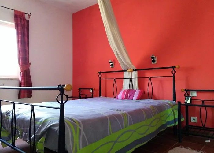 Casa-vale-vinagre-8p-with-pool-in-a-beautifull-natural-setting Villa *