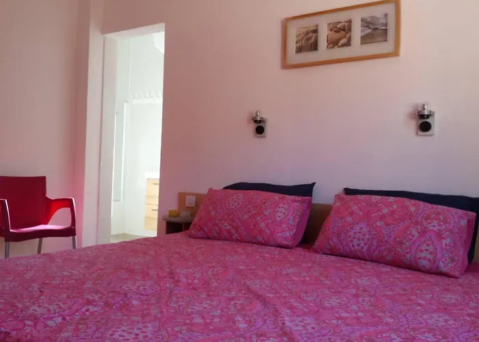 Villa Casa-vale-vinagre-8p-with-pool-in-a-beautifull-natural-setting *